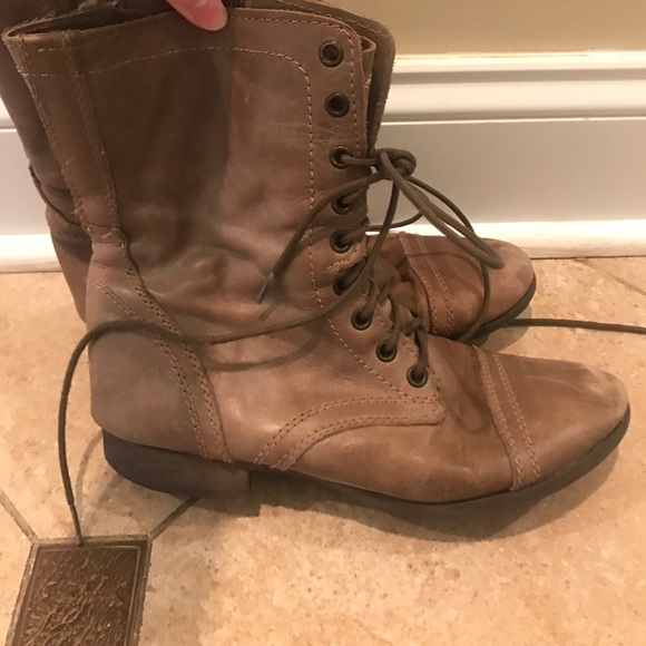 Steve Madden combat boots - Picture 1 of 2